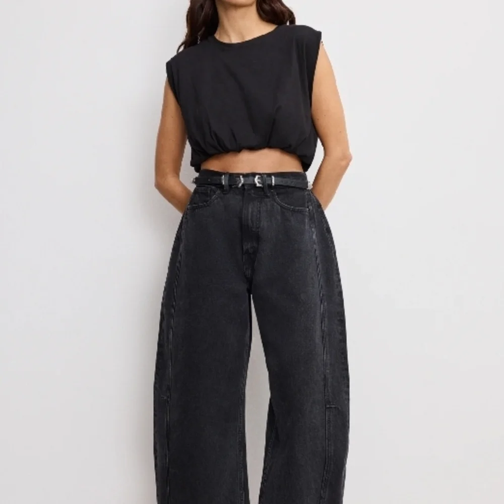 Good American Black NWT Extrene Barrel Jeans . - Picture 1 of 5